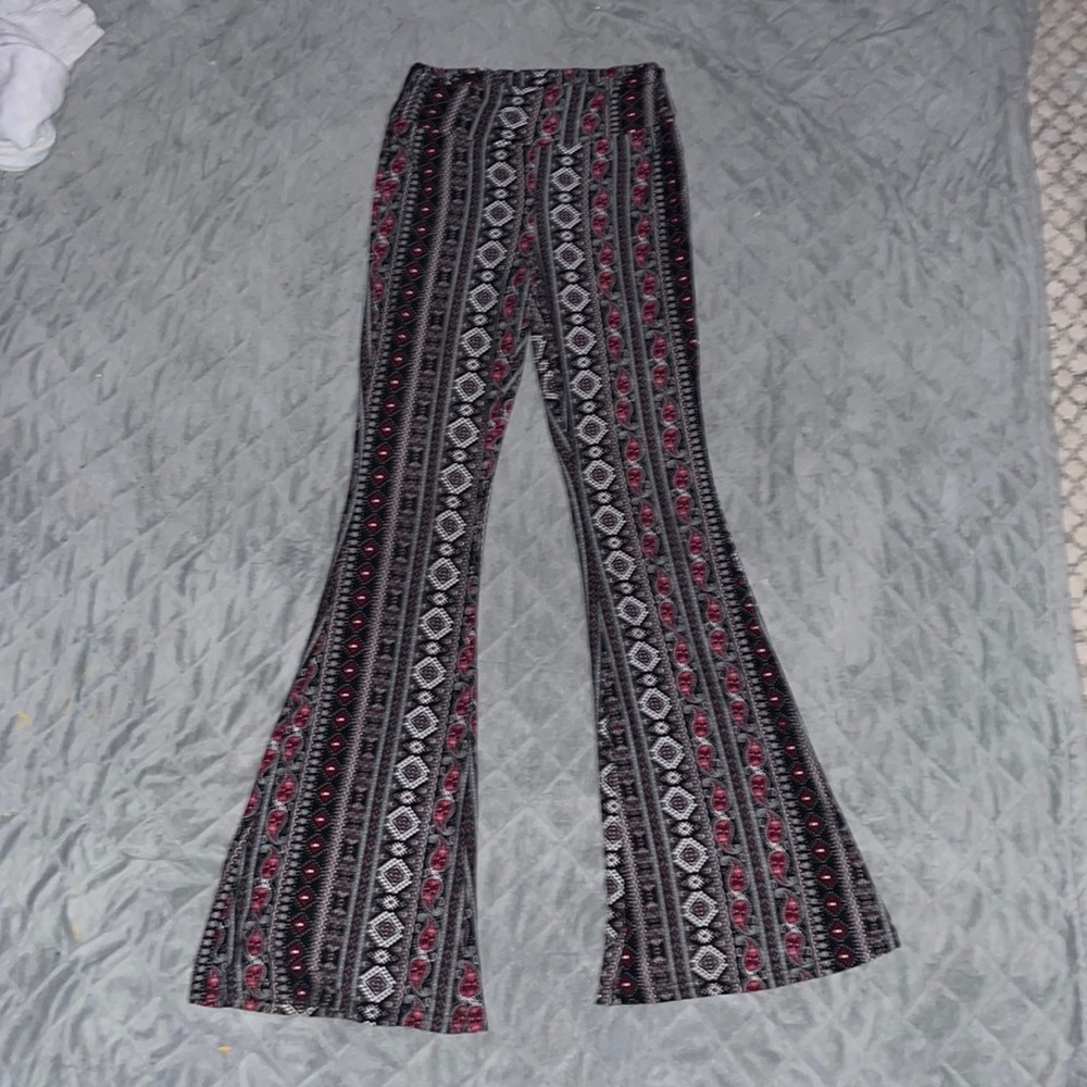 Patterned flare leggings
